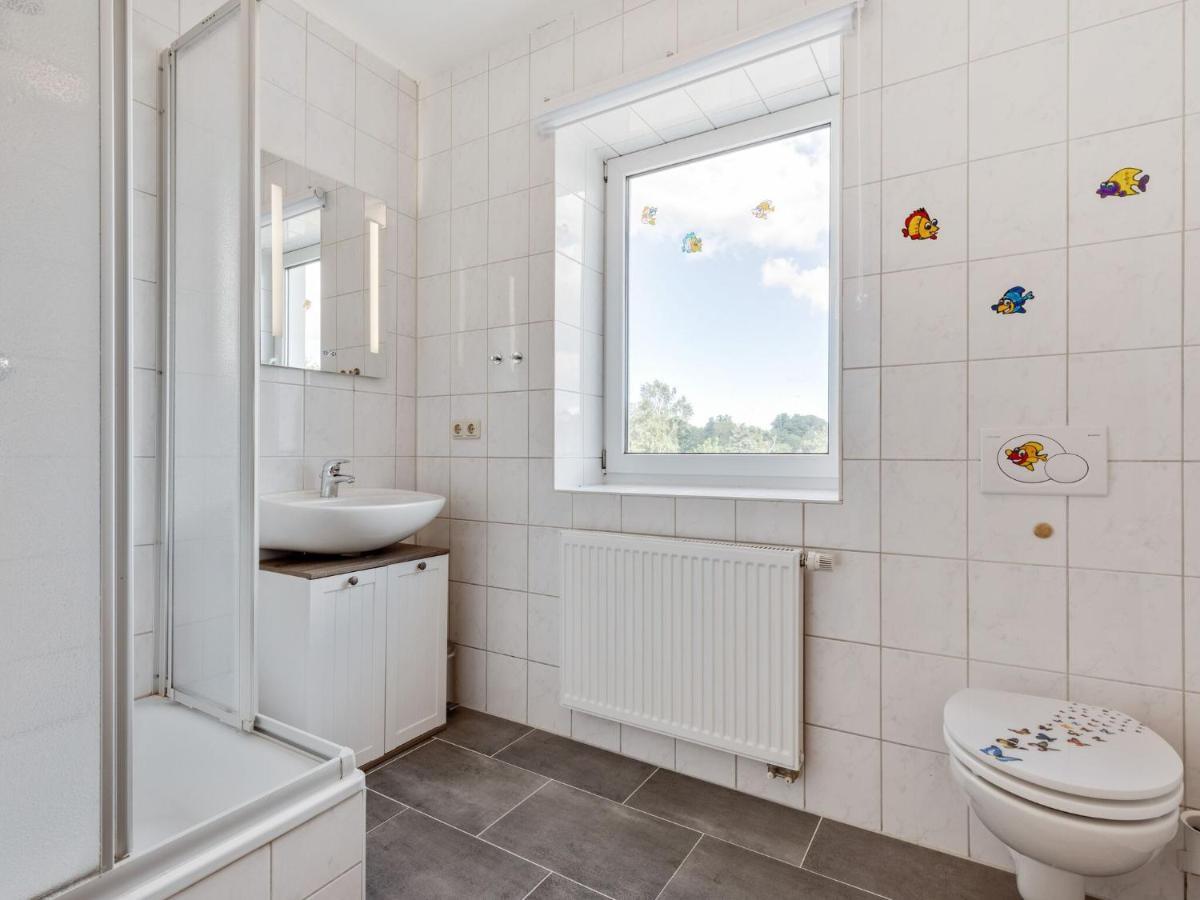 Family Holiday Home Near The Beach With Large Garden Kröpelin Екстериор снимка